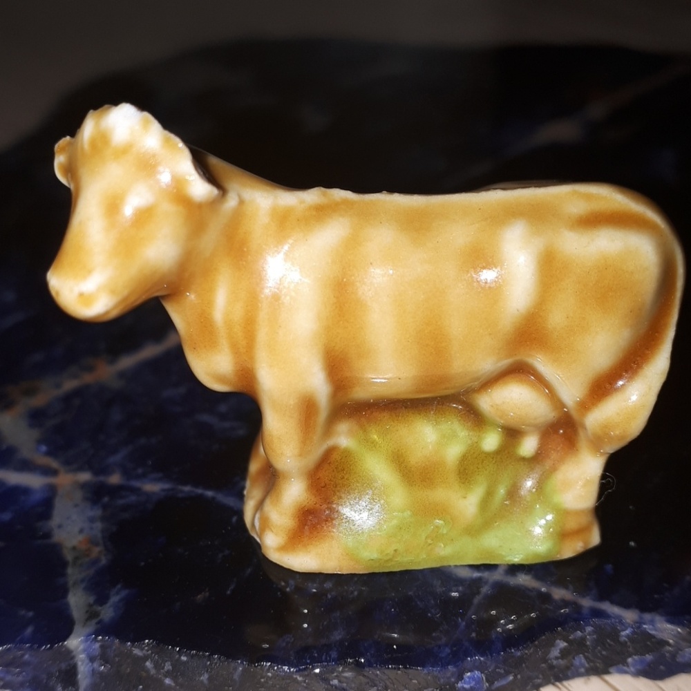 2/$14 Red rose tea cow wade whimsies